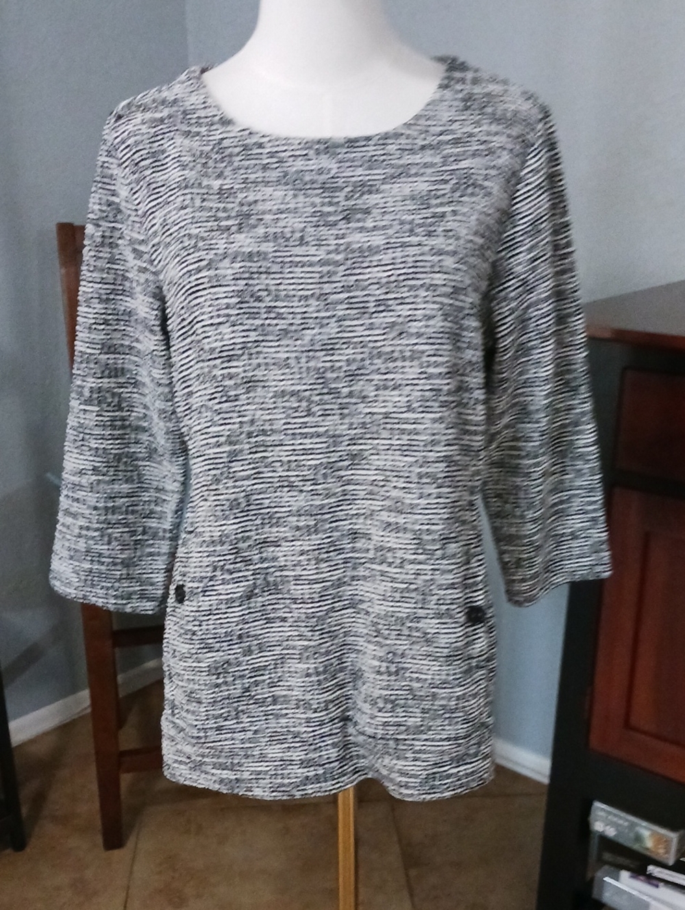 Carolyn Taylor- Women's Black & White Knit Tunic Top